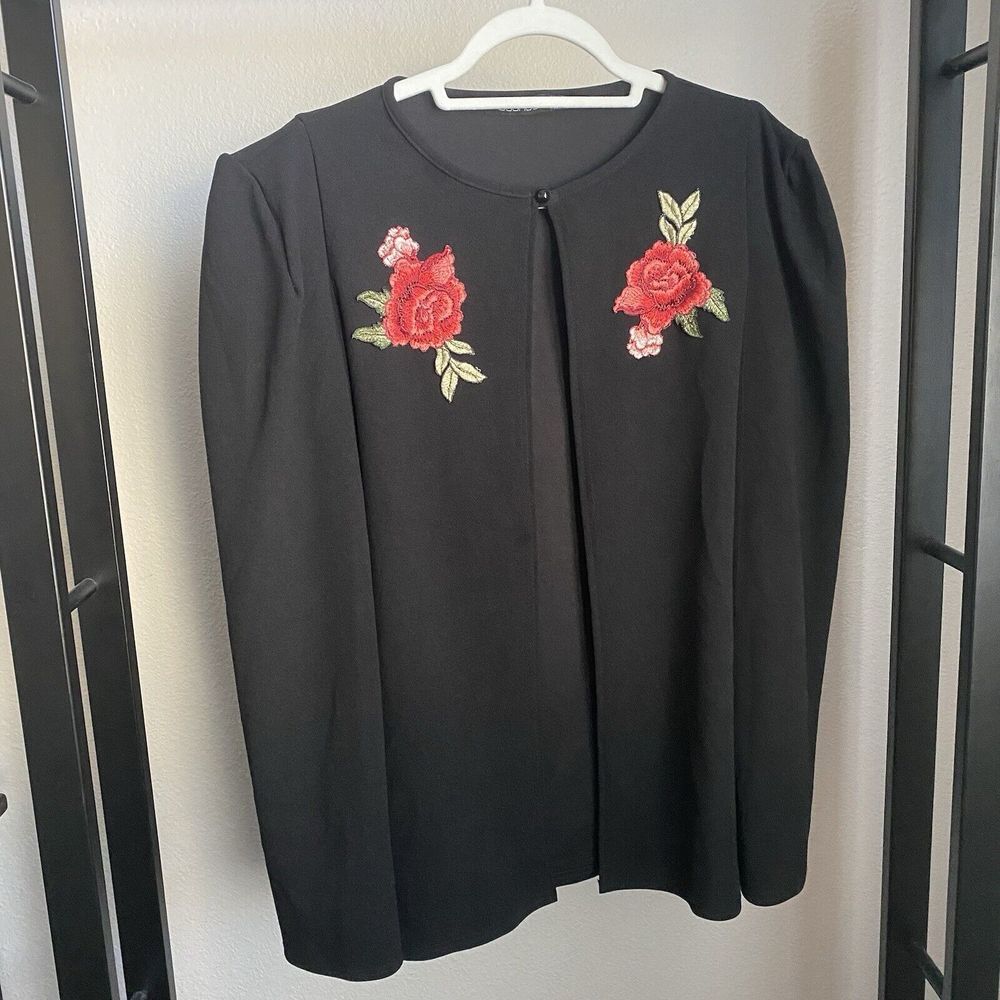 Boohoo Black Women's Jacket‎ Cape Split Sleeves Rose Appliqué Size 20